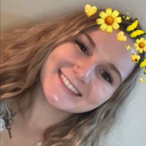 Meet your Posher, Kayla